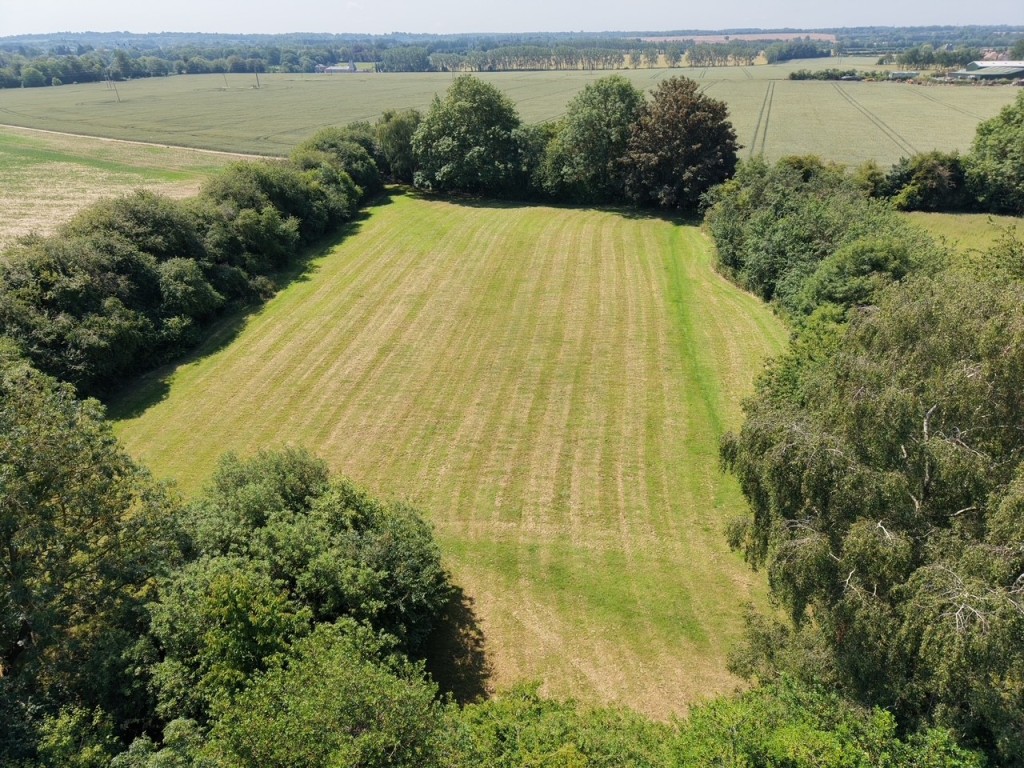 Lot: 26 - FREEHOLD LAND - Aerial shot of the land 4